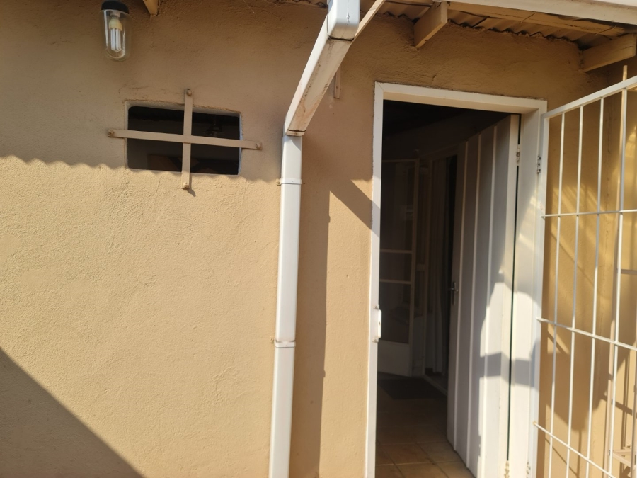 6 Bedroom Property for Sale in Protea Park North West